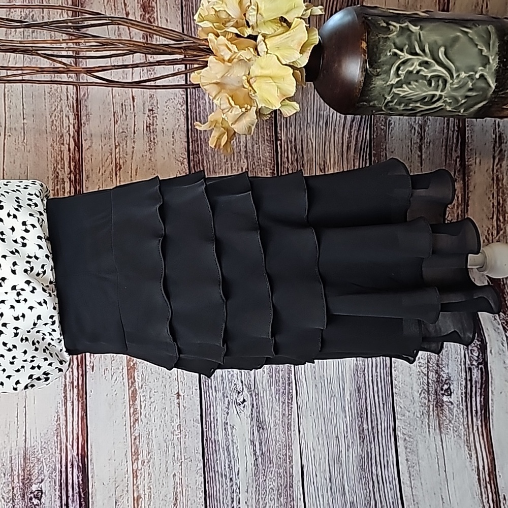 JS COLLECTION BLACK SHEER LINED TIRED RUFFLE SKIRT - Picture 3 of 10